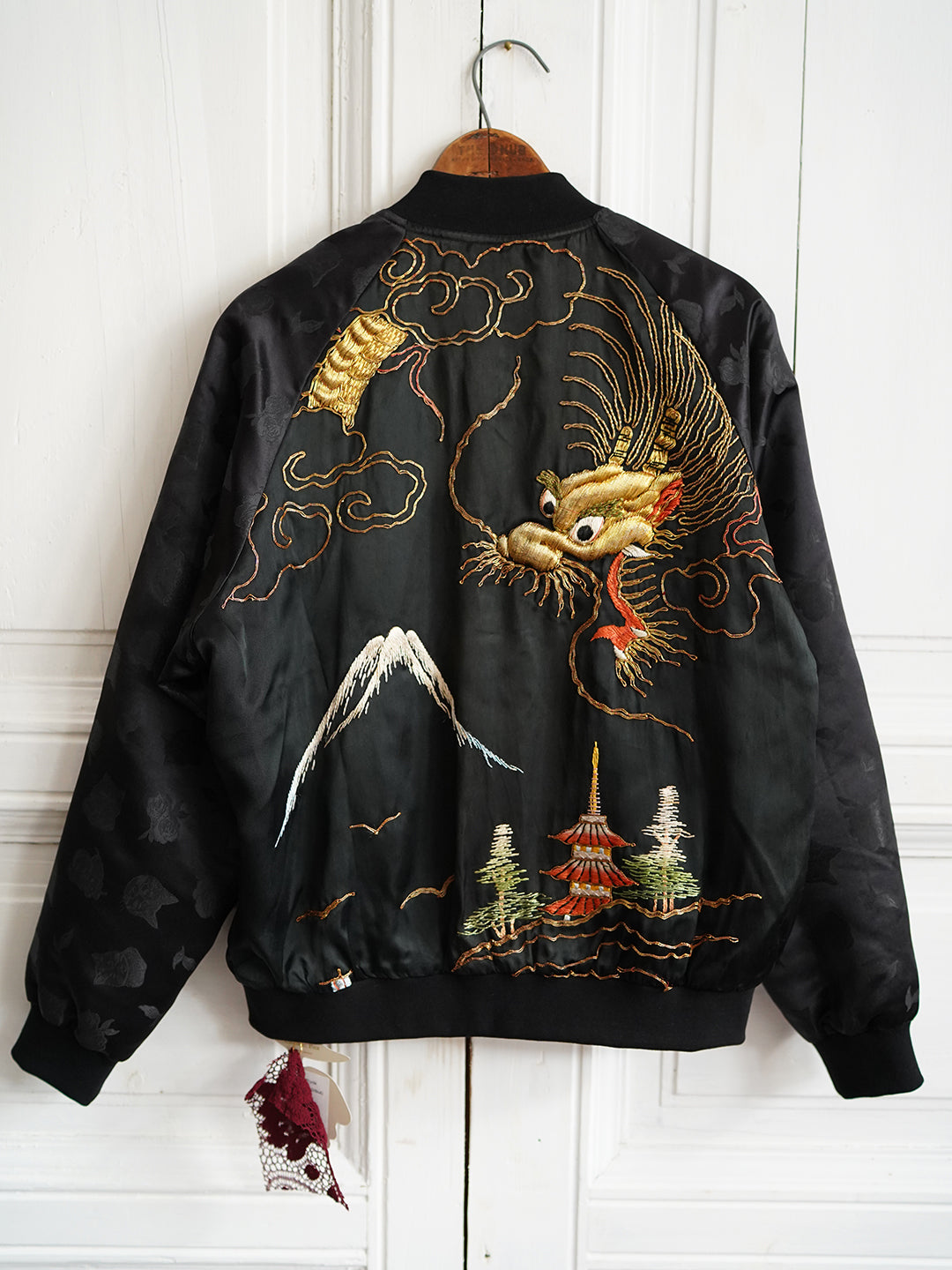 Unlogical Poem Classical Style Gold Embroidery Souvenir Jacket