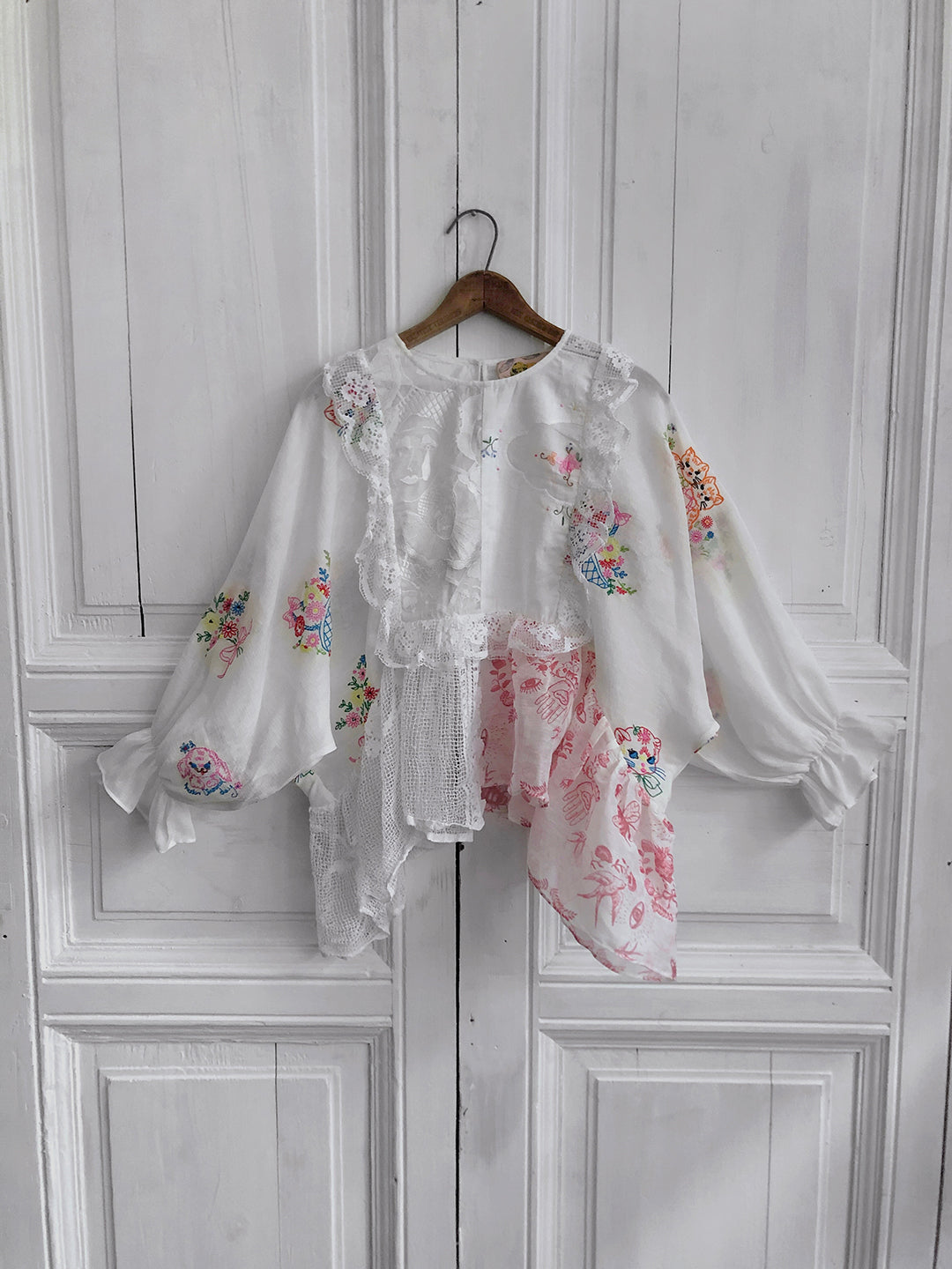 Unlogical Poem Cat and Pierrot Embroidery Patchwork Printed Lace Blouse