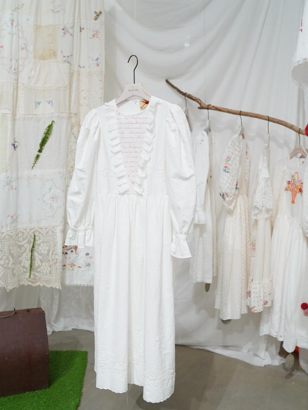 Unlogical Poem Puff Sleeve Embroidered Dress