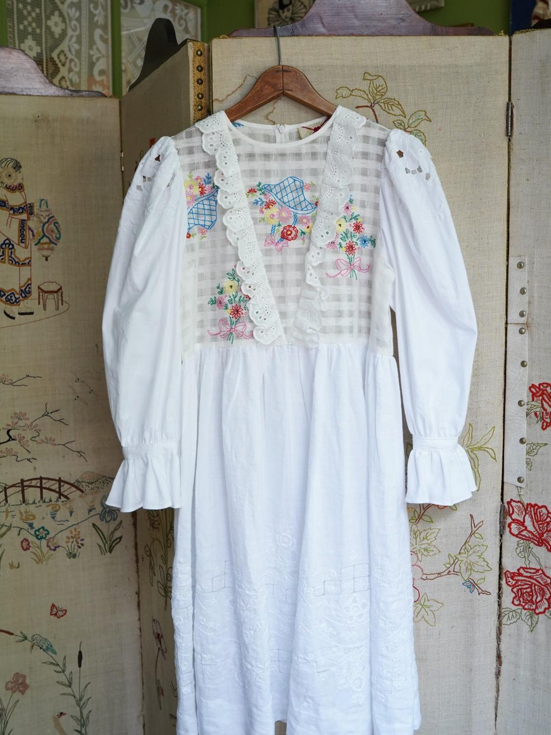 Unlogical Poem Puff Sleeve Embroidered Dress