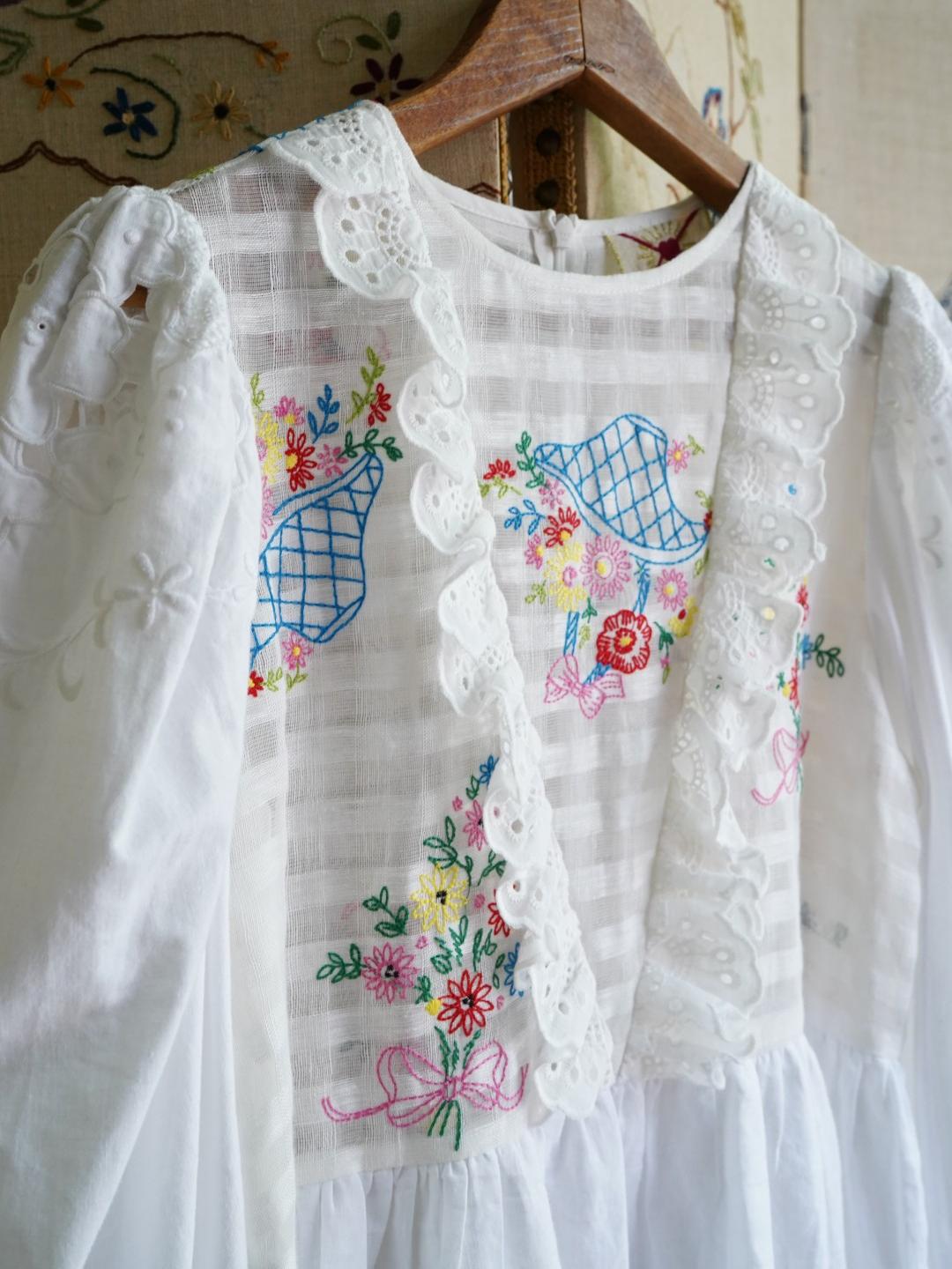 Unlogical Poem Puff Sleeve Embroidered Dress