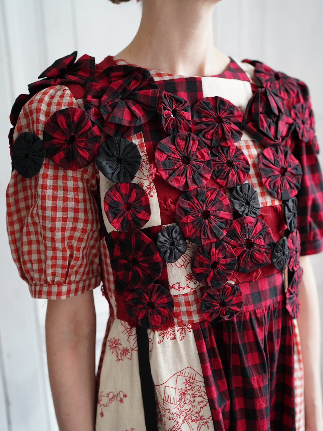 Unlogical Poem Handmade Yoyo Flowers Gingham Smock