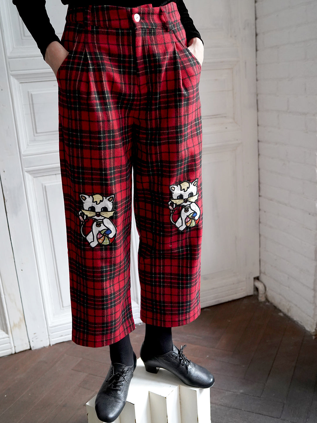 Unlogical Poem Cat Embroidered Patchwork Red Tartan Woolen Cropped Trousers