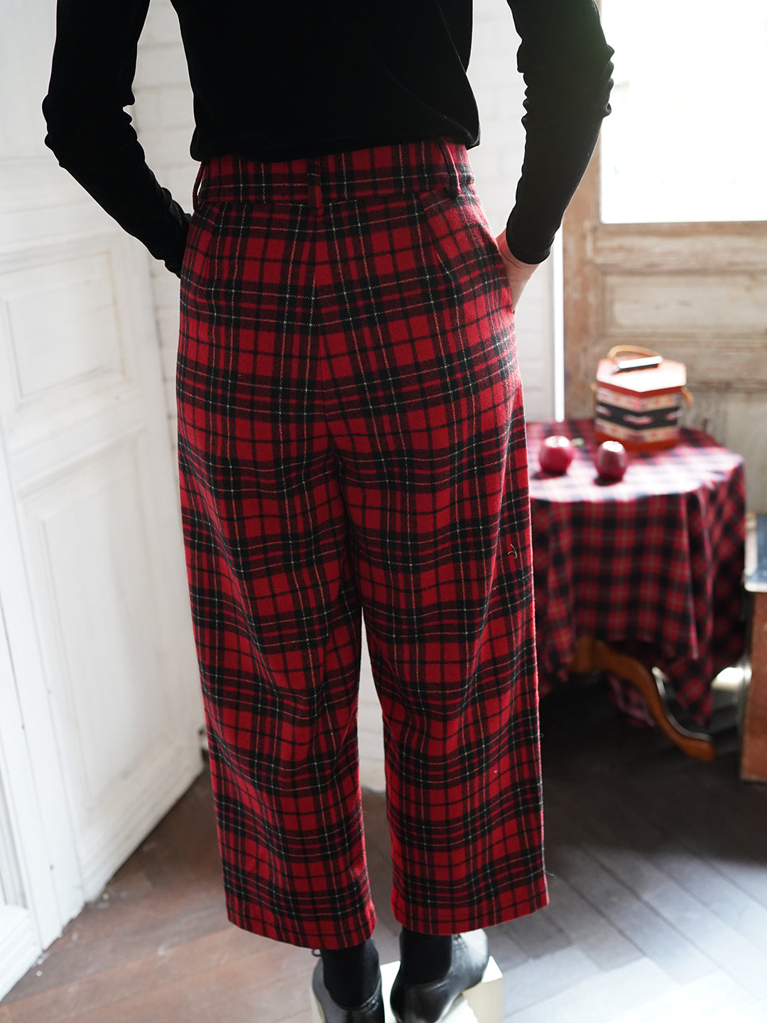 Unlogical Poem Cat Embroidered Patchwork Red Tartan Woolen Cropped Trousers