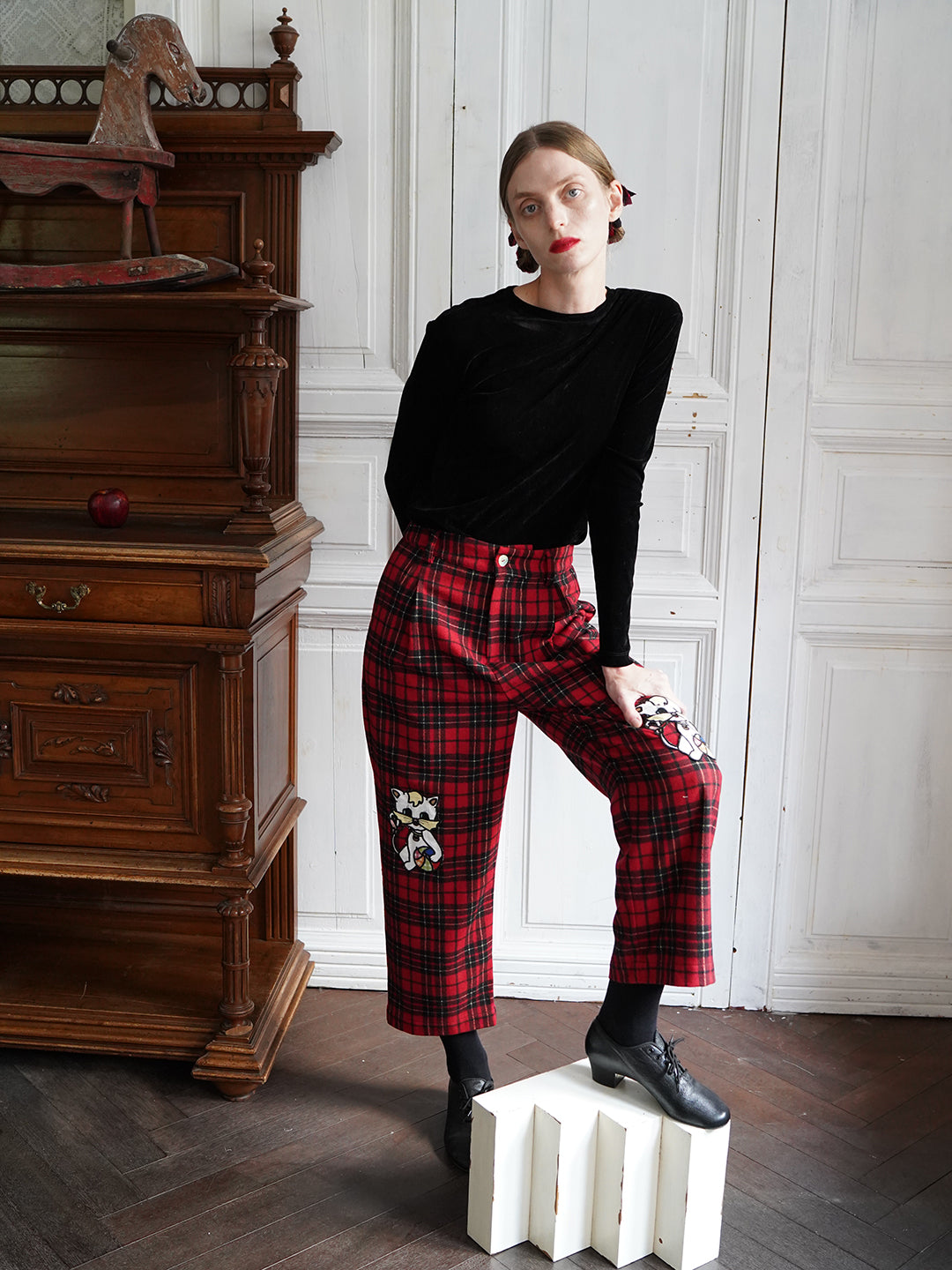 Unlogical Poem Retro-style Black Velvet Top