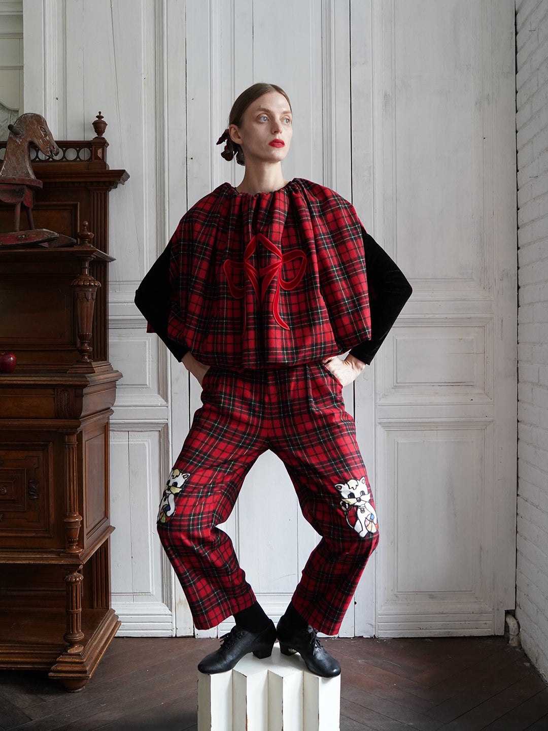 Unlogical Poem Cat Embroidered Patchwork Red Tartan Woolen Cropped Trousers
