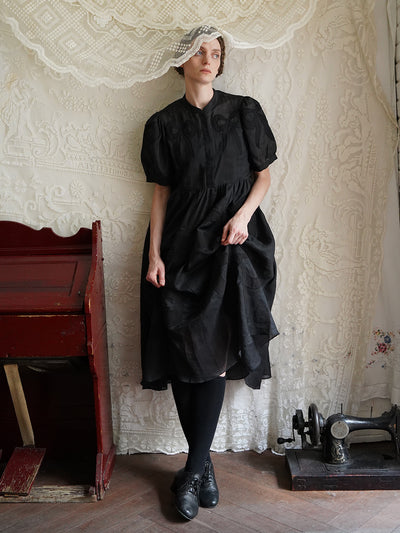Unlogical Poem Victorian Style Bow Applique Embroidered Black Dress