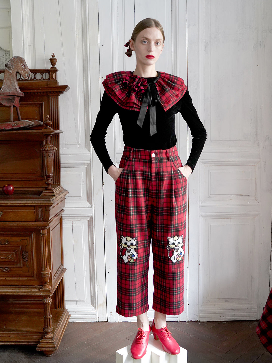 Unlogical Poem Cat Embroidered Patchwork Red Tartan Woolen Cropped Trousers