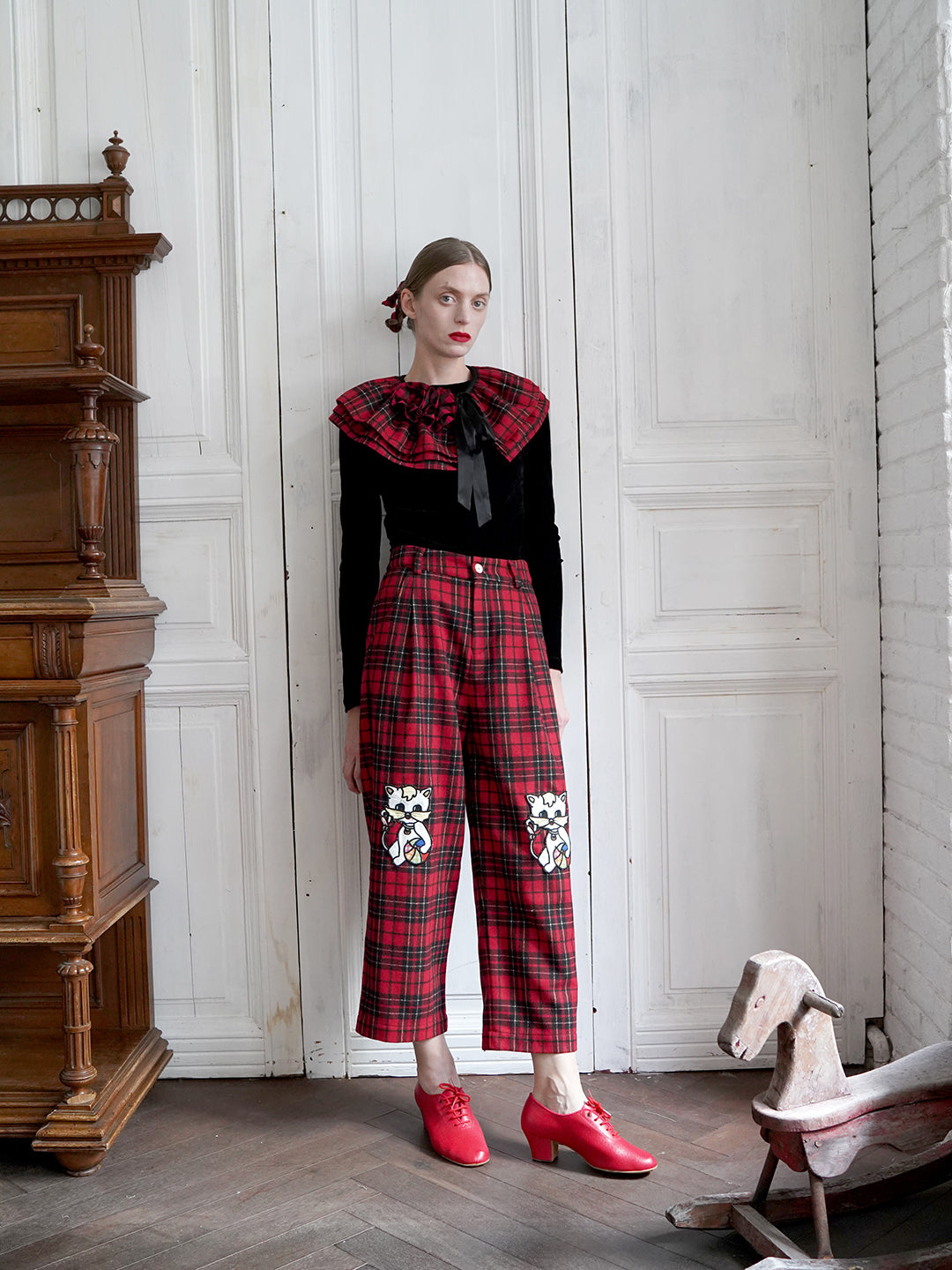 Unlogical Poem Cat Embroidered Patchwork Red Tartan Woolen Cropped Trousers