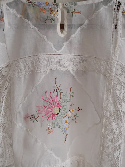 Unlogical Poem Elegant Style Floral Embroidered Patchwork Lace Blouse