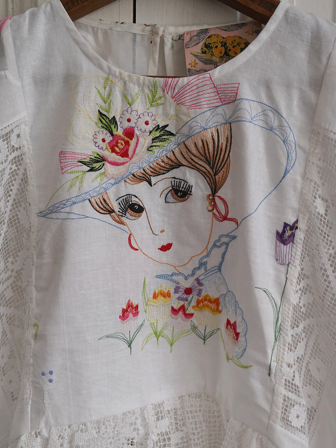 Unlogical Poem Retro Style Floral Embroidered Patchwork Lace Blouse