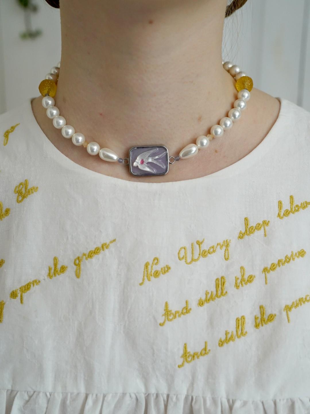 Unlogical Poem Vintage Style Contrasting Colors Natural Shell Necklace