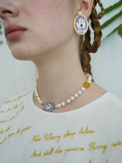 Unlogical Poem Vintage Style Contrasting Colors Natural Shell Necklace