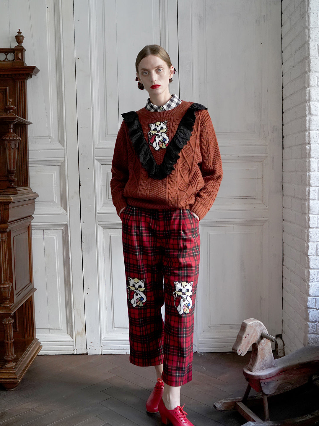 Unlogical Poem Cat Embroidery Patchwork Lace Wool Knit Sweater