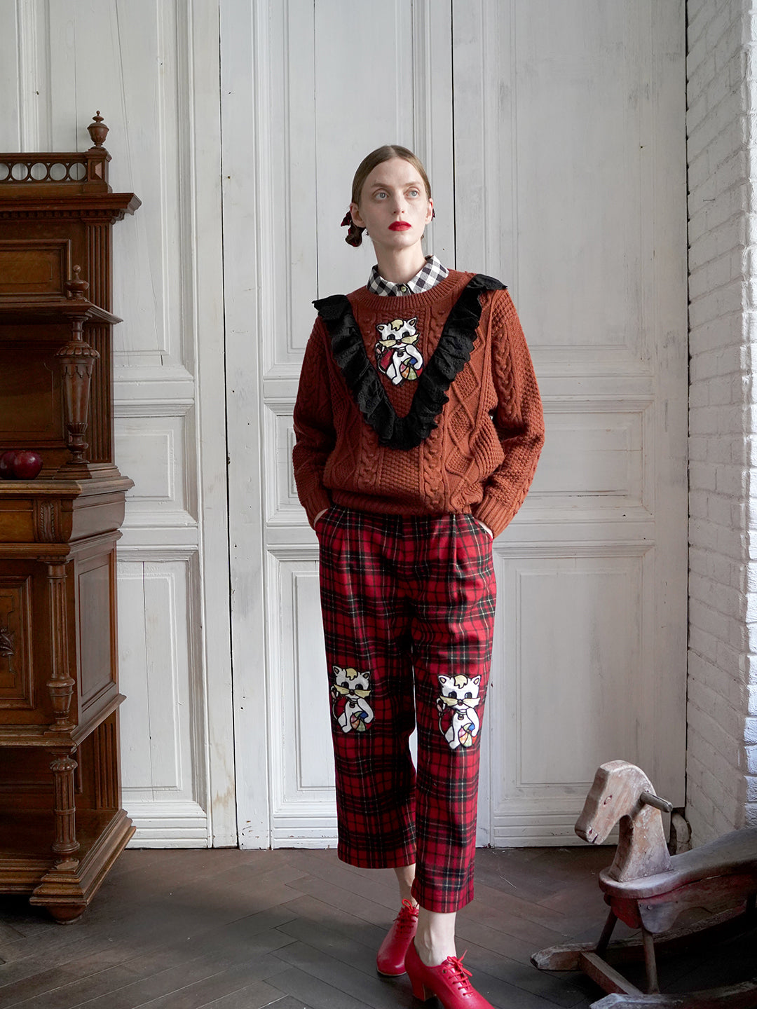 Unlogical Poem Cat Embroidery Patchwork Lace Wool Knit Sweater