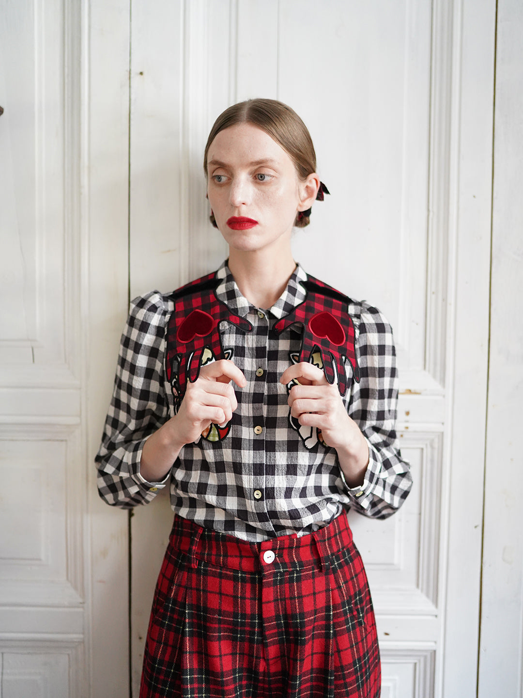 Unlogical Poem Hand Shaped Velvet Gingham Falsecollar Scarf