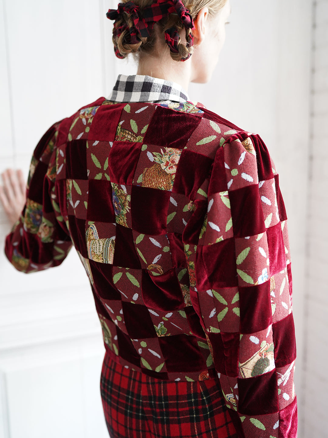 Unlogical Poem Retro-style Velvet and Yarn-dyed Patchwork Red Blazer