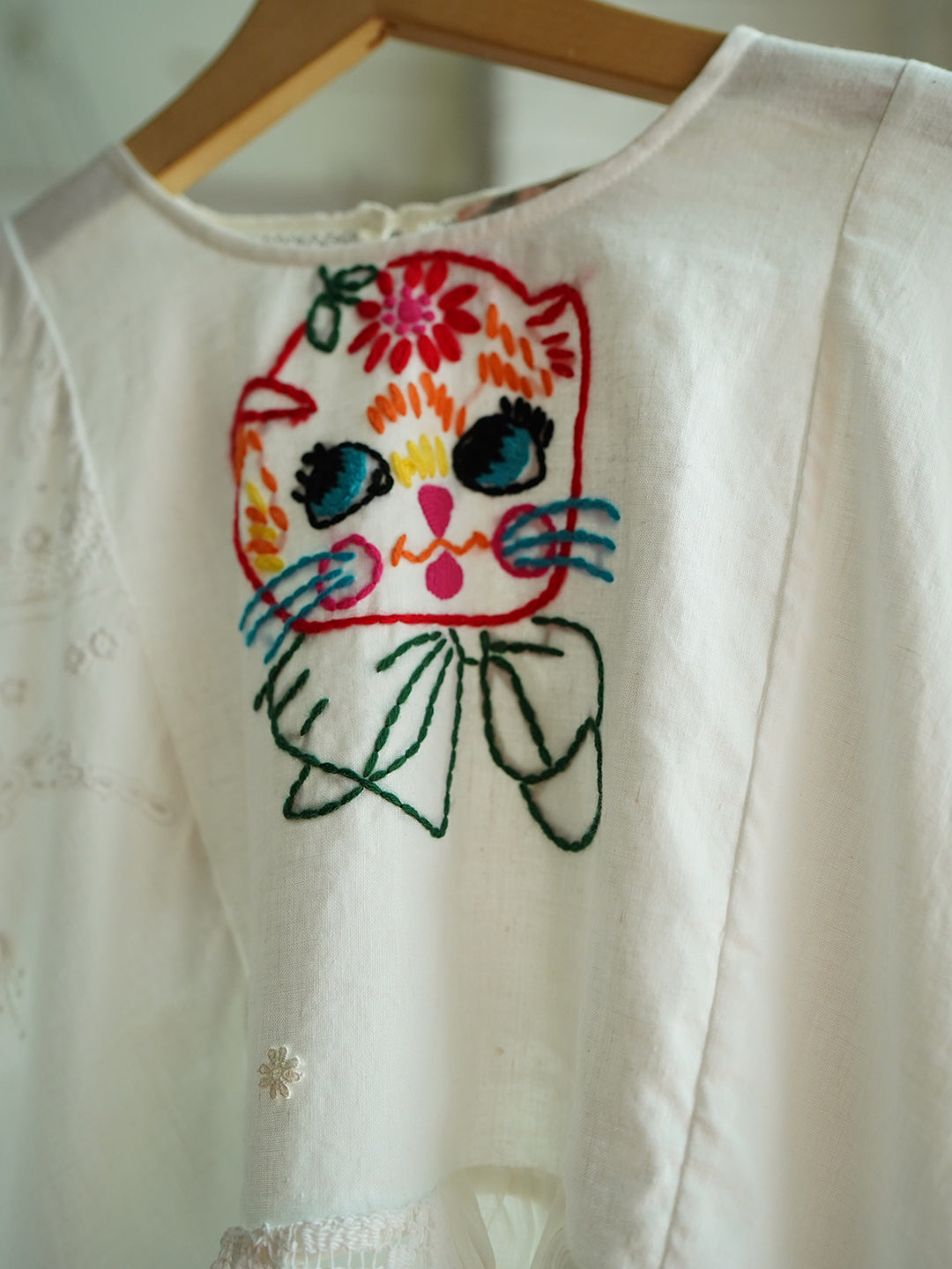 Unlogical Poem Cat Embroidery Patchwork Cotton Lace Blouse