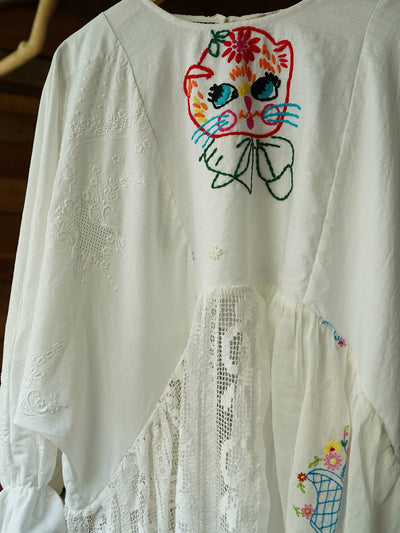 Unlogical Poem Cat Embroidery Patchwork Cotton Lace Blouse