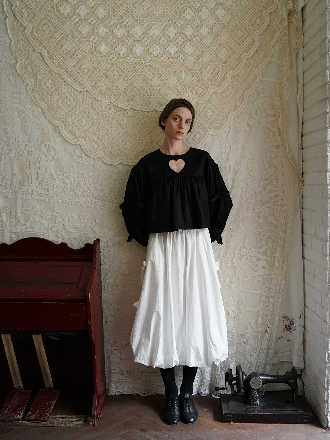 Unlogical Poemホワイト チュール フレアスカート Unlogical Poem Bow White/Black/Red Bud Skirt
