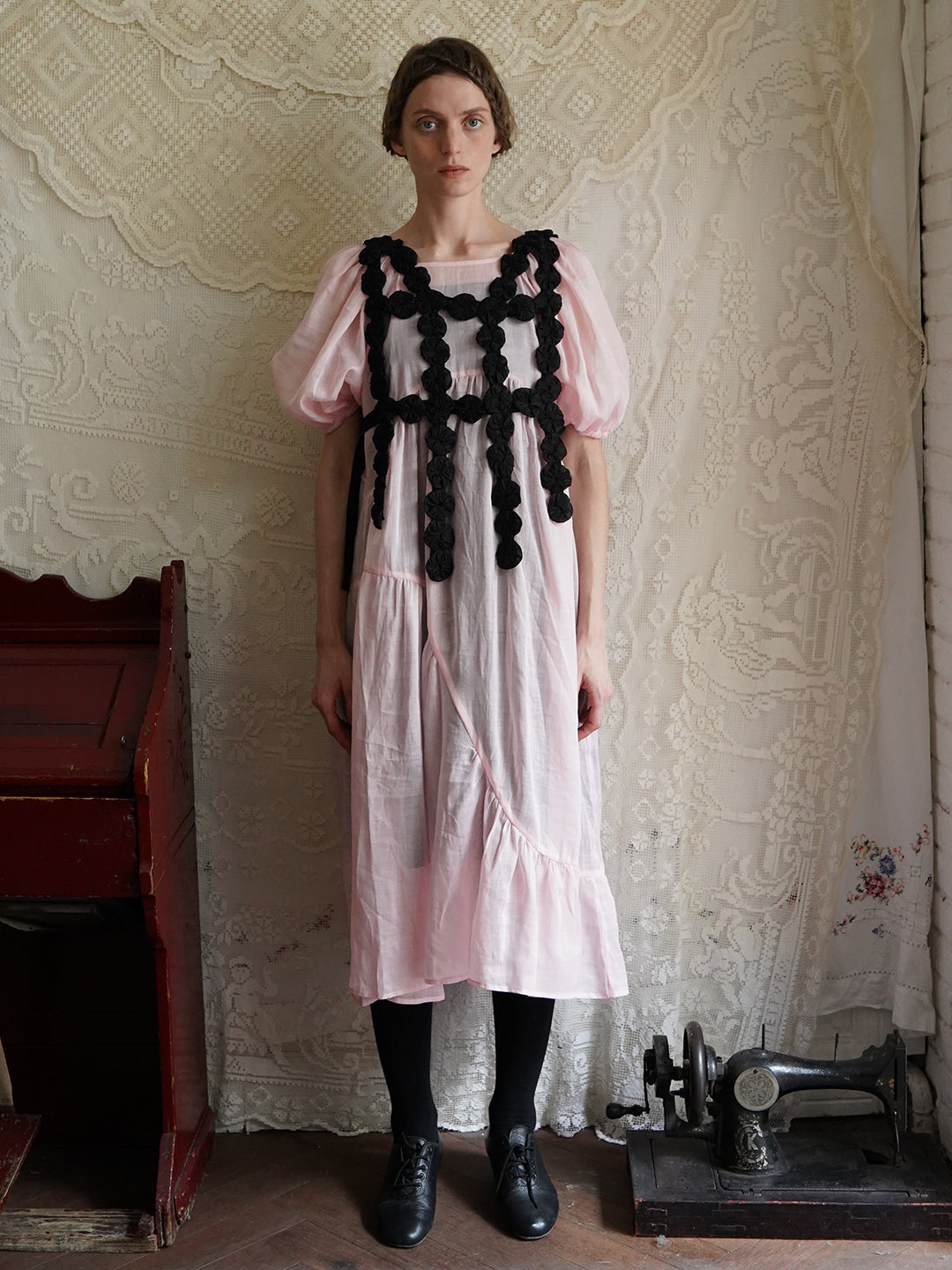 Unlogical Poem Handmade Yoyo Flower Black Smock