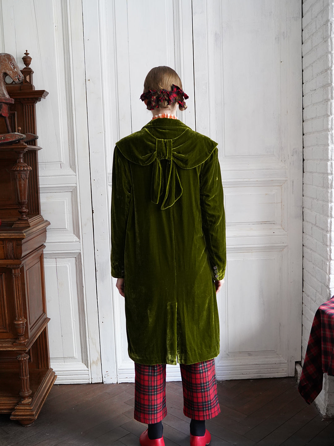 Unlogical Poem Retro-style Bow Velvet Overcoat