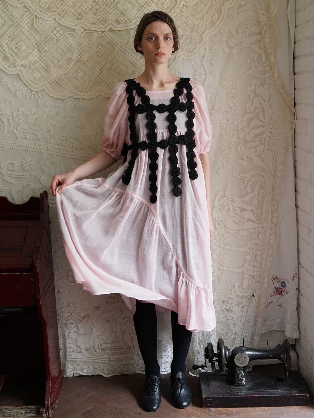 Unlogical Poem Handmade Yoyo Flower Black Smock