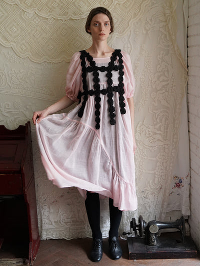 Unlogical Poem Handmade Yoyo Flower Black Smock