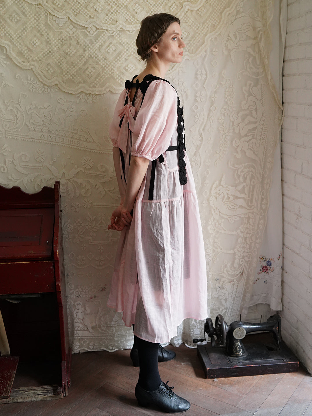 Unlogical Poem Handmade Yoyo Flower Black Smock