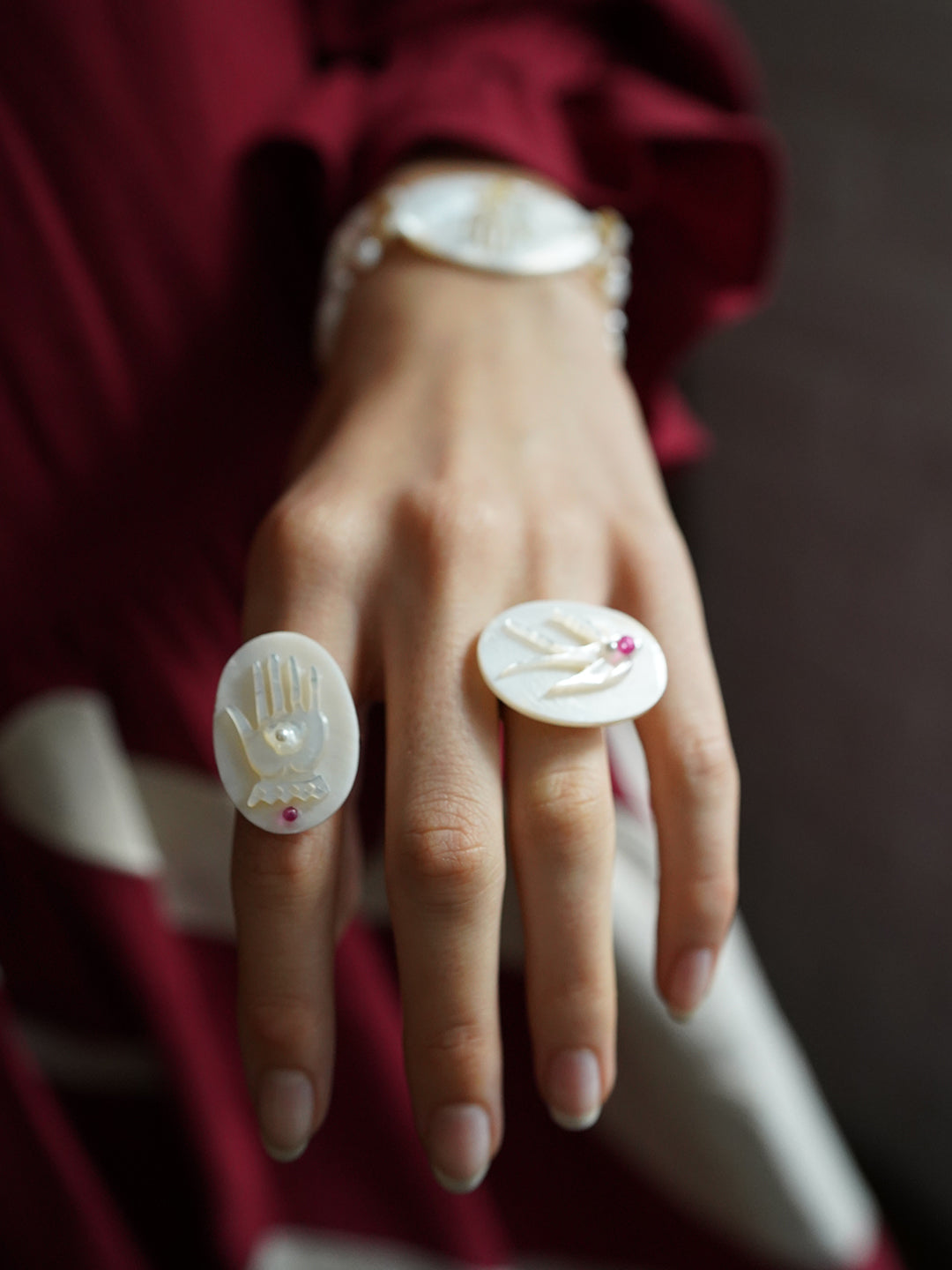 Unlogical Poem Hand/Bird shaped Natural Shell Ring