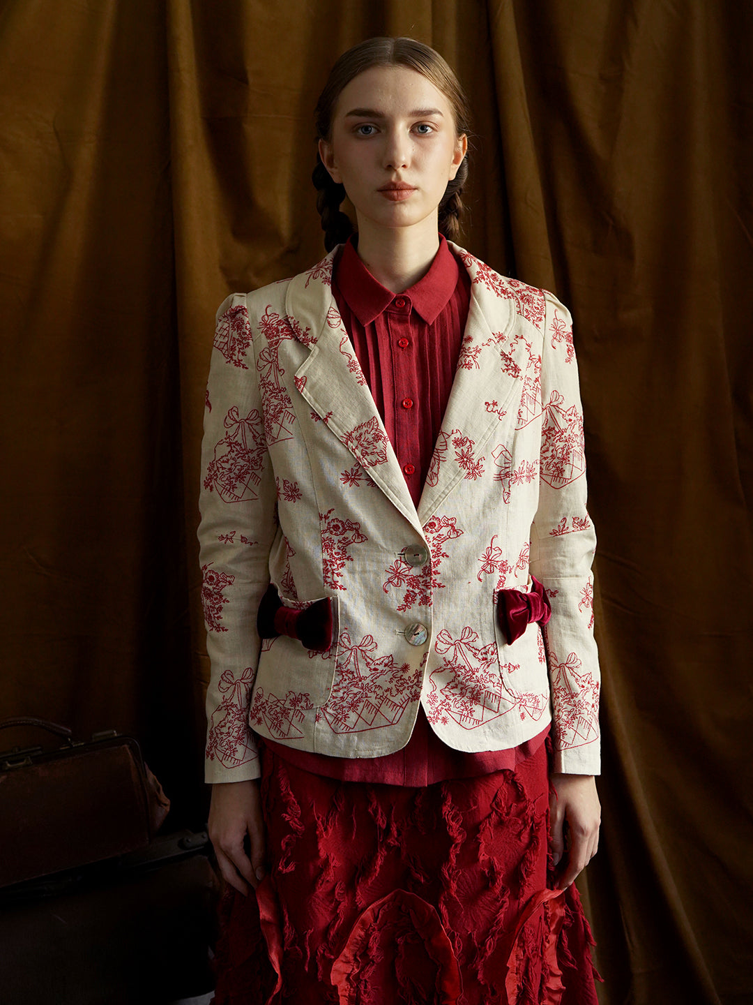 Unlogical Poem Red Illustration Embroidered Velvet Bow-knot Ramie Blazer