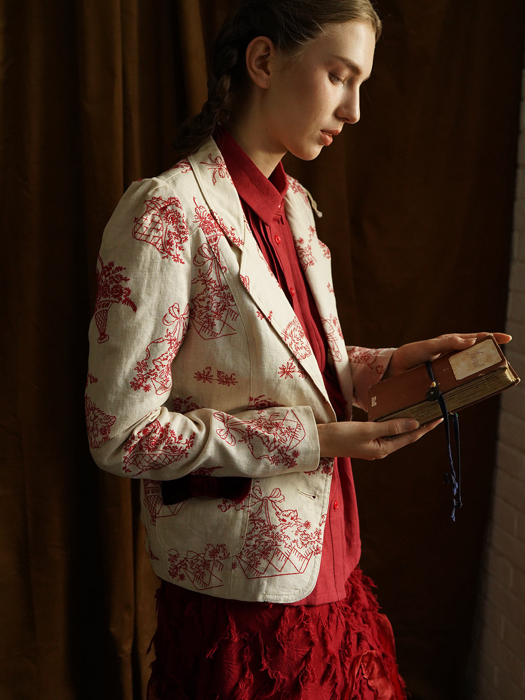 Unlogical Poem Red Illustration Embroidered Velvet Bow-knot Ramie Blazer