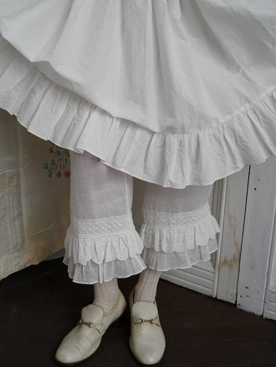 Unlogical Poem Victorian-Style Lace Ruffled Leggings