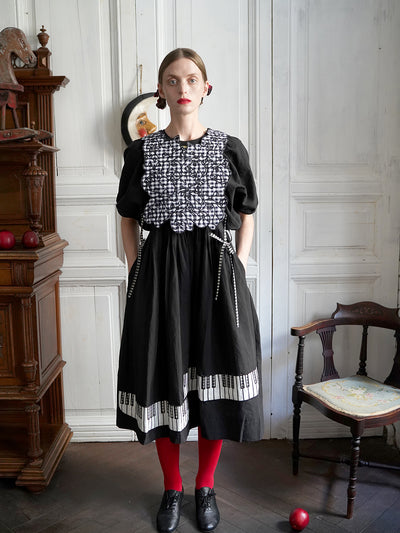 Unlogical Poem Cat Embroidery Reversible Black Gingham Smock