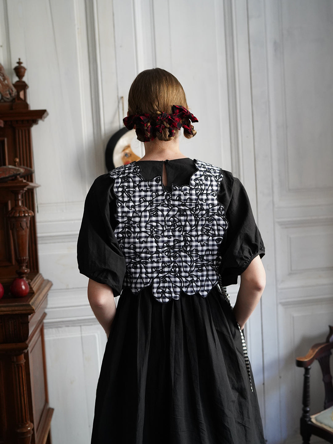 Unlogical Poem Cat Embroidery Reversible Black Gingham Smock
