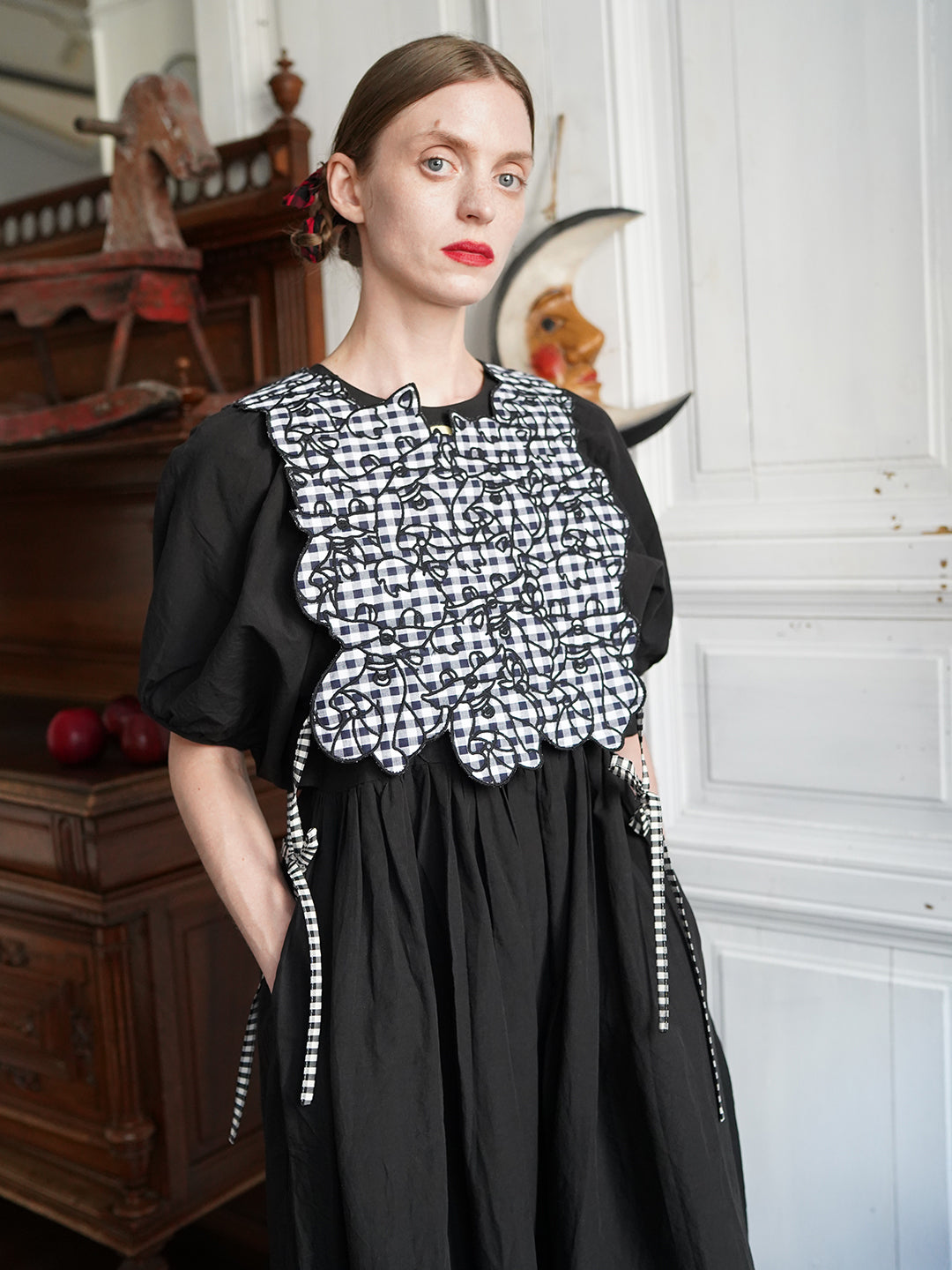 Unlogical Poem Cat Embroidery Reversible Black Gingham Smock