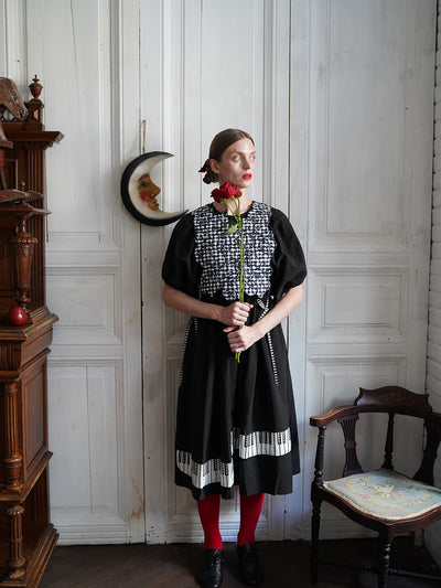 Unlogical Poem Cat Embroidery Reversible Black Gingham Smock