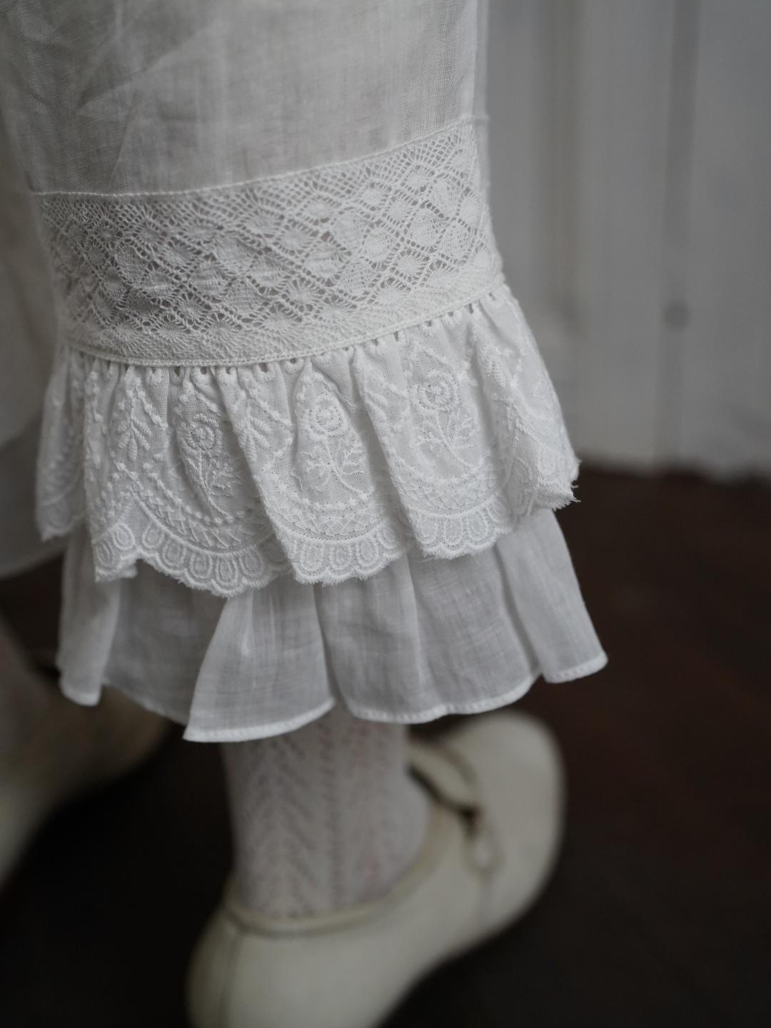 Unlogical Poem Victorian-Style Lace Ruffled Leggings