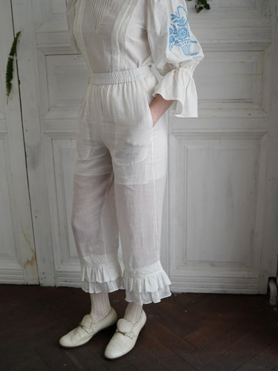 Unlogical Poem Victorian-Style Lace Ruffled Leggings