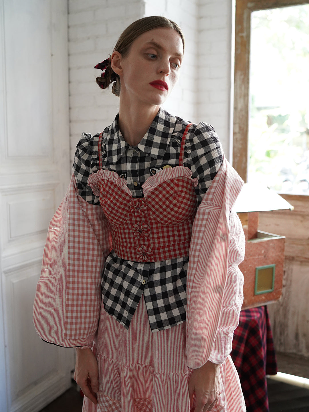 Unlogical Poem Handmade Yoyo Flowers Red Gingham Vest/ Smock