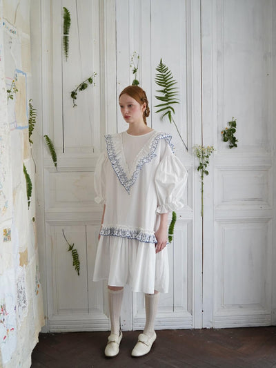 Unlogical Poem V-neck Ruffled Silhouette Embroidered Dress
