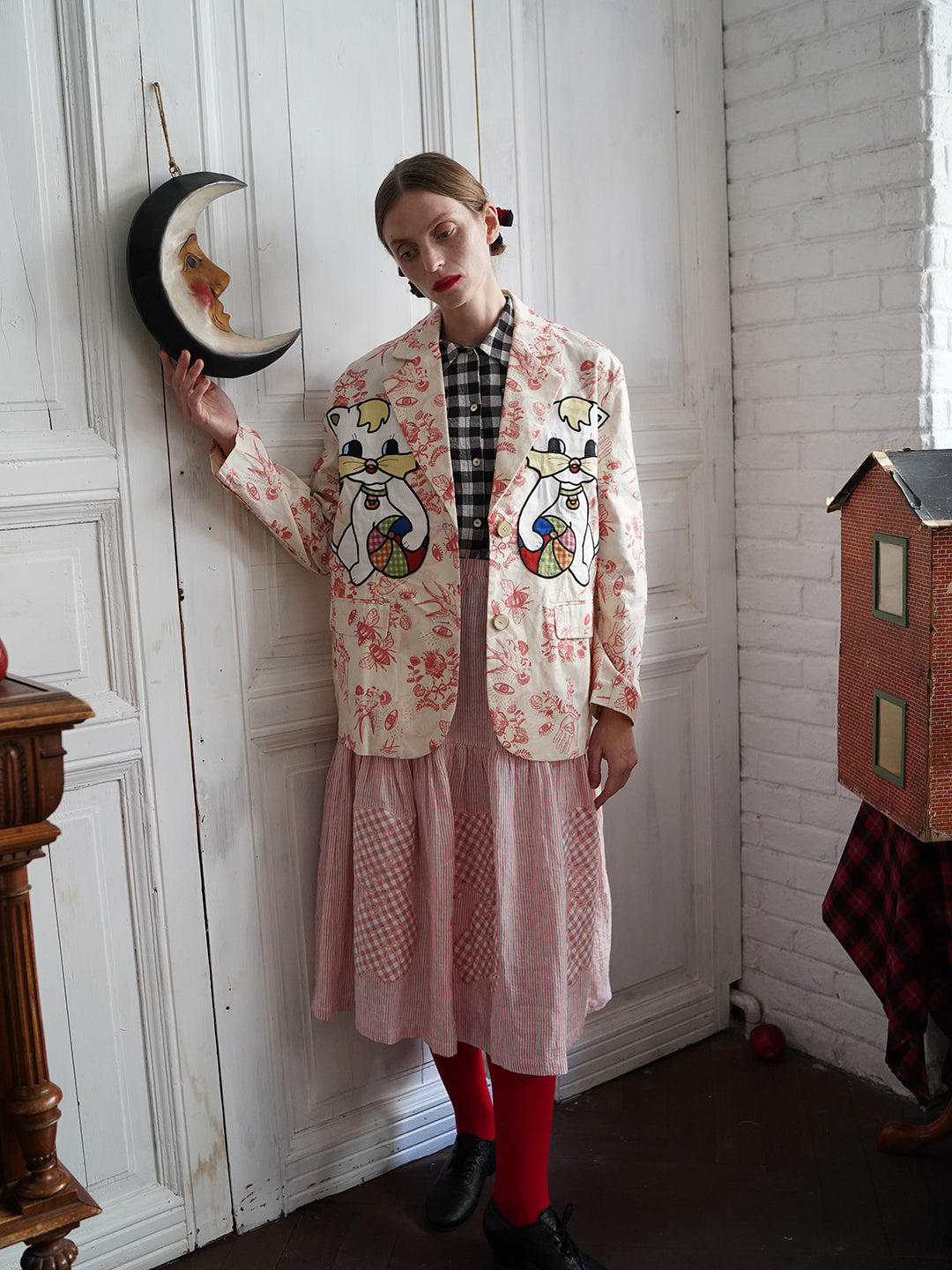 Unlogical Poem Cat Embroidered Illustration Printed Cotton Blazer