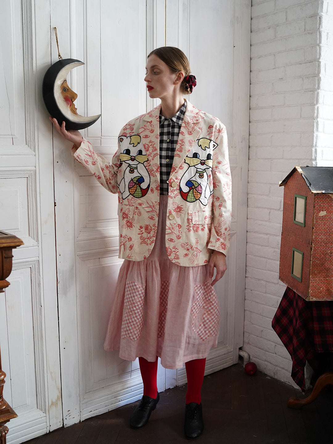 Unlogical Poem Cat Embroidered Illustration Printed Cotton Blazer