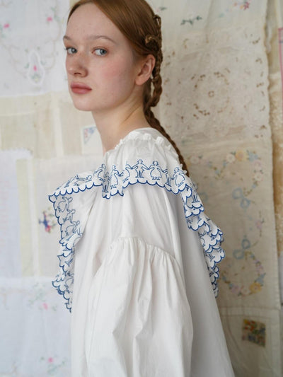 Unlogical Poem V-neck Ruffled Silhouette Embroidered Dress