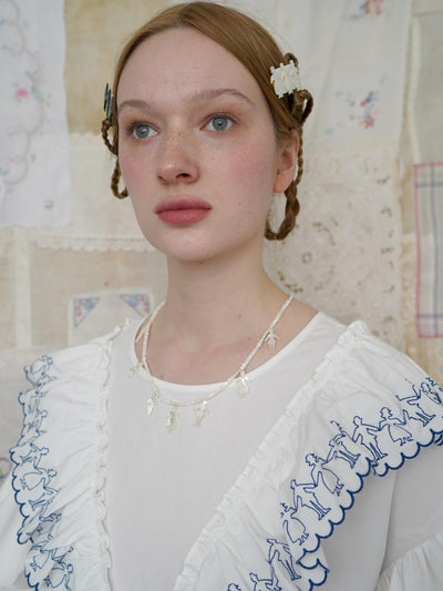 Unlogical Poem Vintage Style Small Person Silhouette Natural Shell Necklace