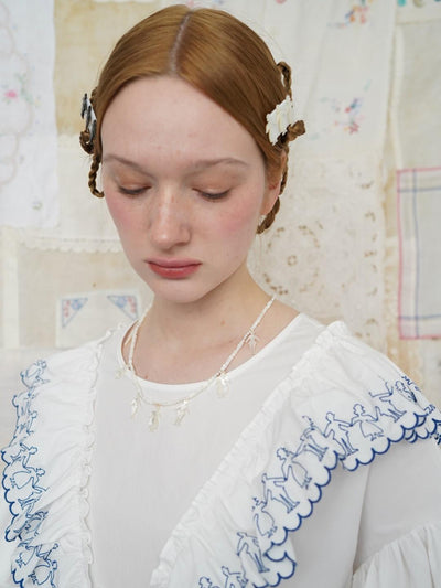 Unlogical Poem Vintage Style Small Person Silhouette Natural Shell Necklace