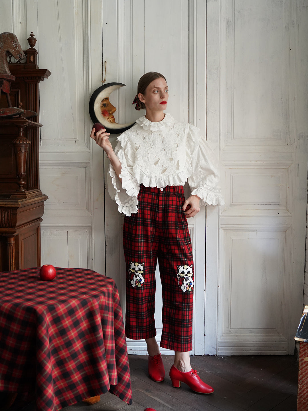 Unlogical Poem Victorian-style Cat Hollow Embroidery Cotton Blouse