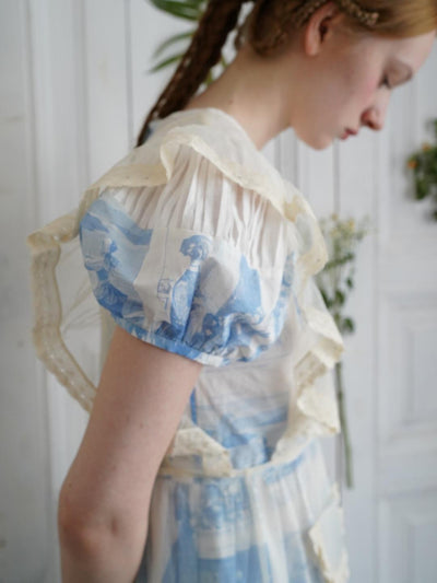 Unlogical Poem Victorian-Style Lace Embroidered Mesh Apron
