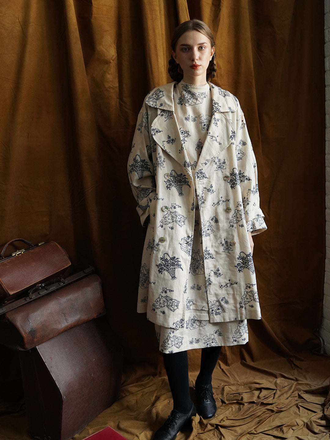 Unlogical Poem Blue Illustration Embroidery Ramie Trench coat