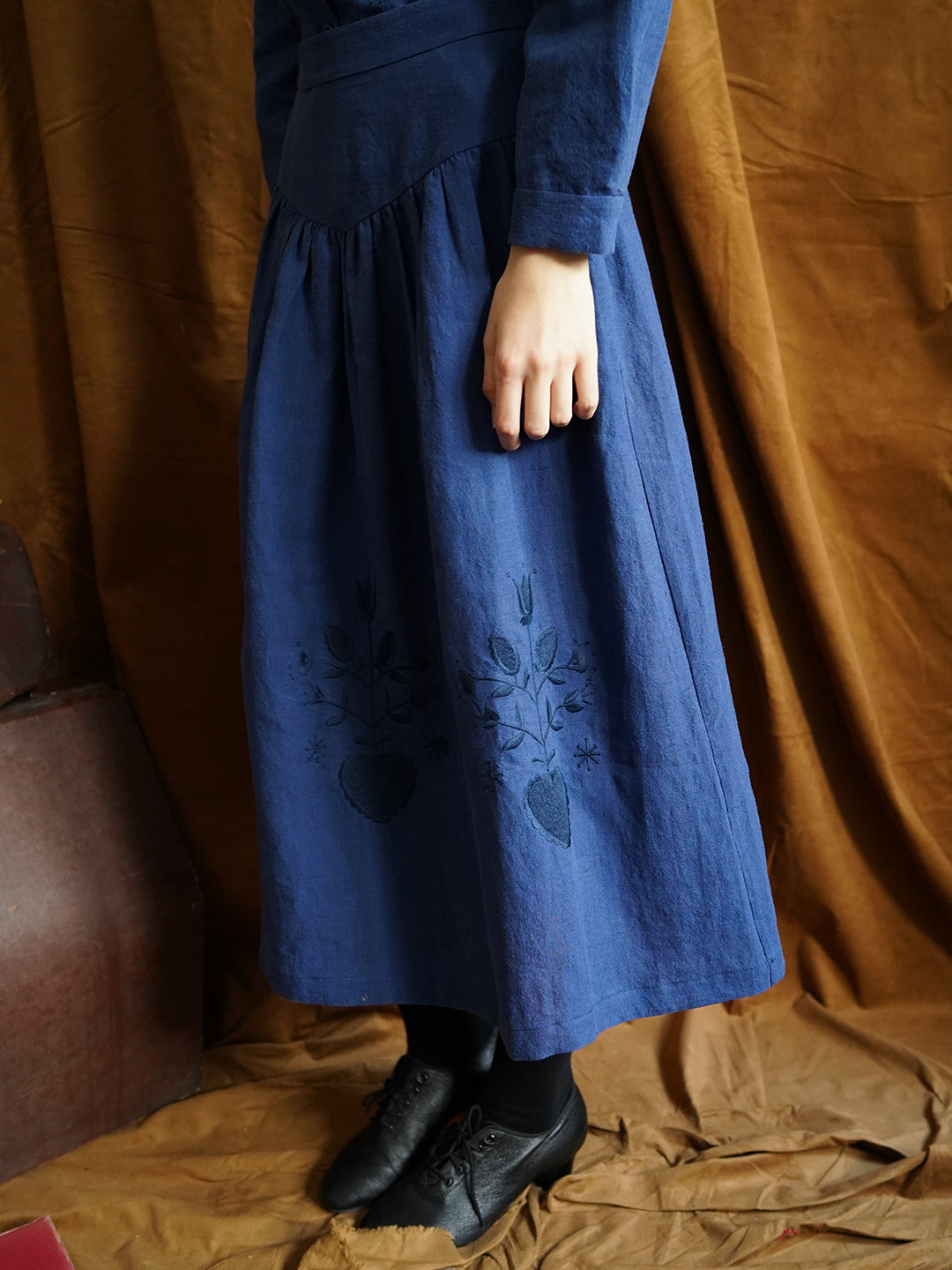 Unlogical Poem Floral Hollow Embroidery Blue/Brown Hemp Skirt